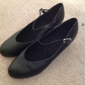 Women's size 6 1/2 dance/choir shoes black